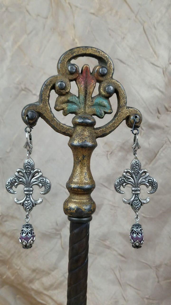 Video: Fleur Earrings in Pearlescent Violet and Antiqued Silver by Rabbitwood and Reason