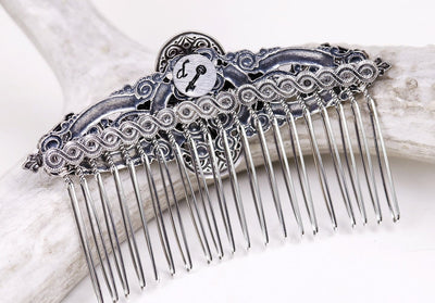 Each comb features a signature tag with Medieval key by Rabbitwood & Reason