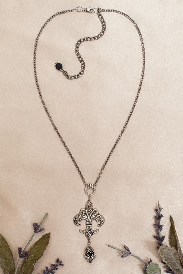 Fleur Pendant Necklace - Antiqued Brass